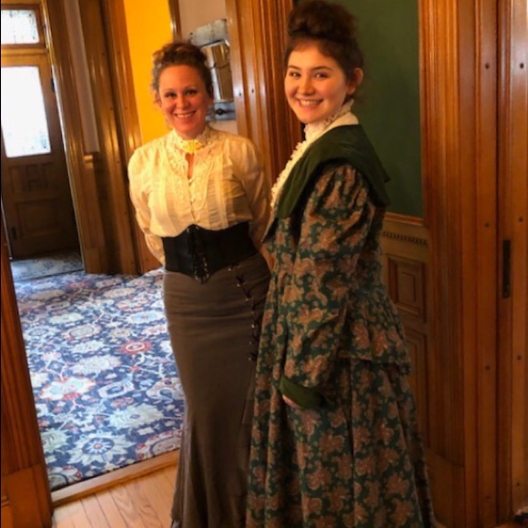 Poshmark Ambassador 🌟 - Picture 2 of 8